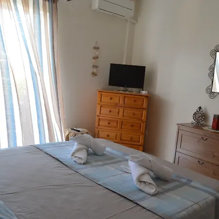 Blue Ark Flat & Aigeira