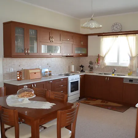 Blue Ark Flat & * Aigeira