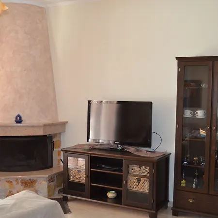 Blue Ark Flat & Aigeira