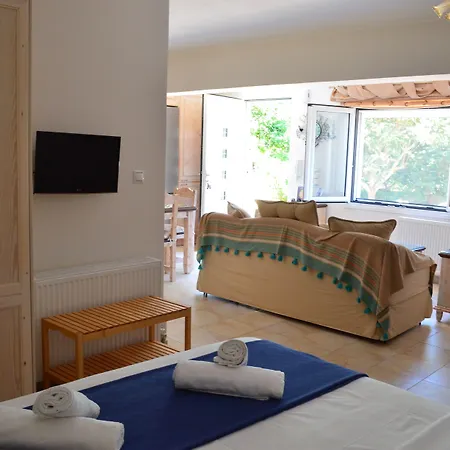 Blue Ark Flat & * Aigeira