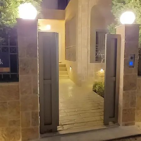 Blue Ark Flat & Aigeira