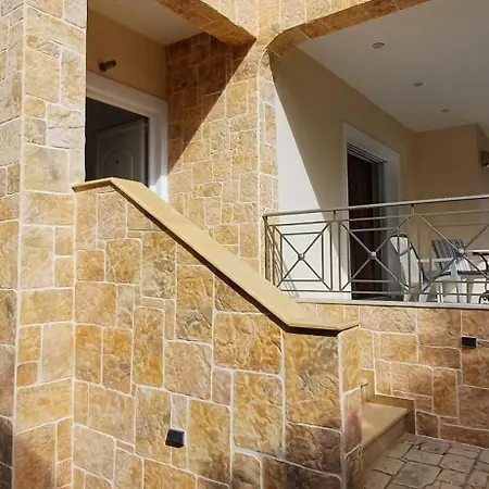 Blue Ark Flat & Lejlighed Aigeira