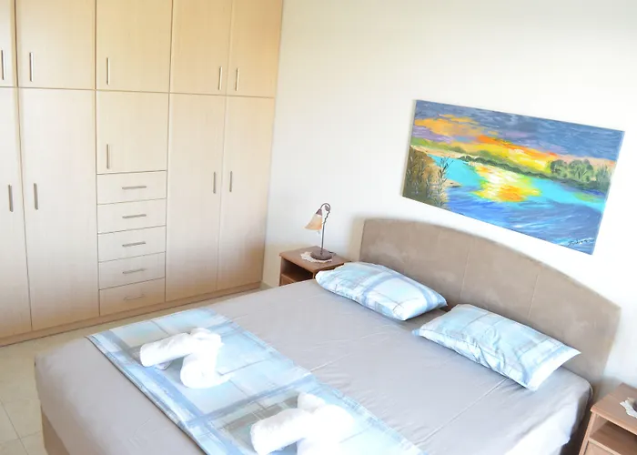 Blue Ark Flat & * Aigeira