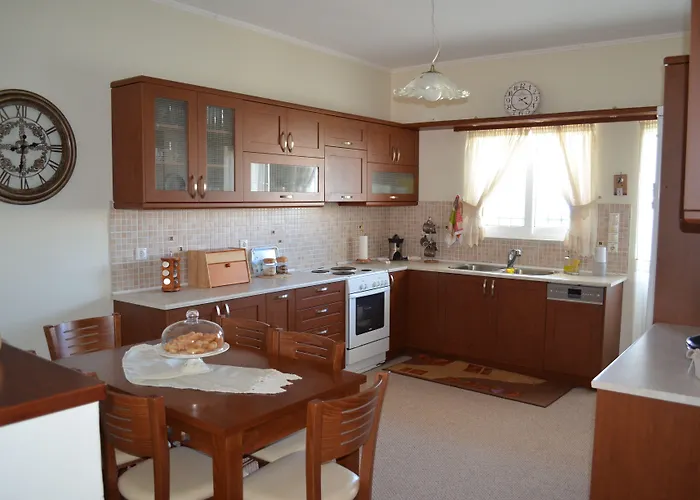 Blue Ark Flat & * Aigeira