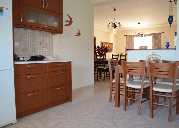 Blue Ark Flat & Aigeira