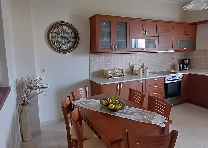 Blue Ark Flat & Aigeira