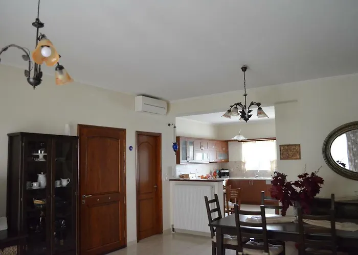 Blue Ark Flat & Aigeira